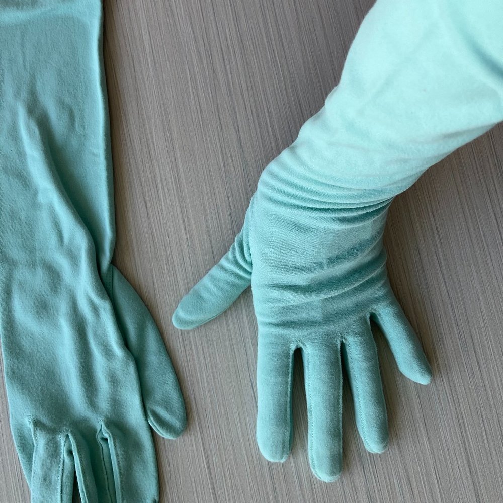 Vintage gloves